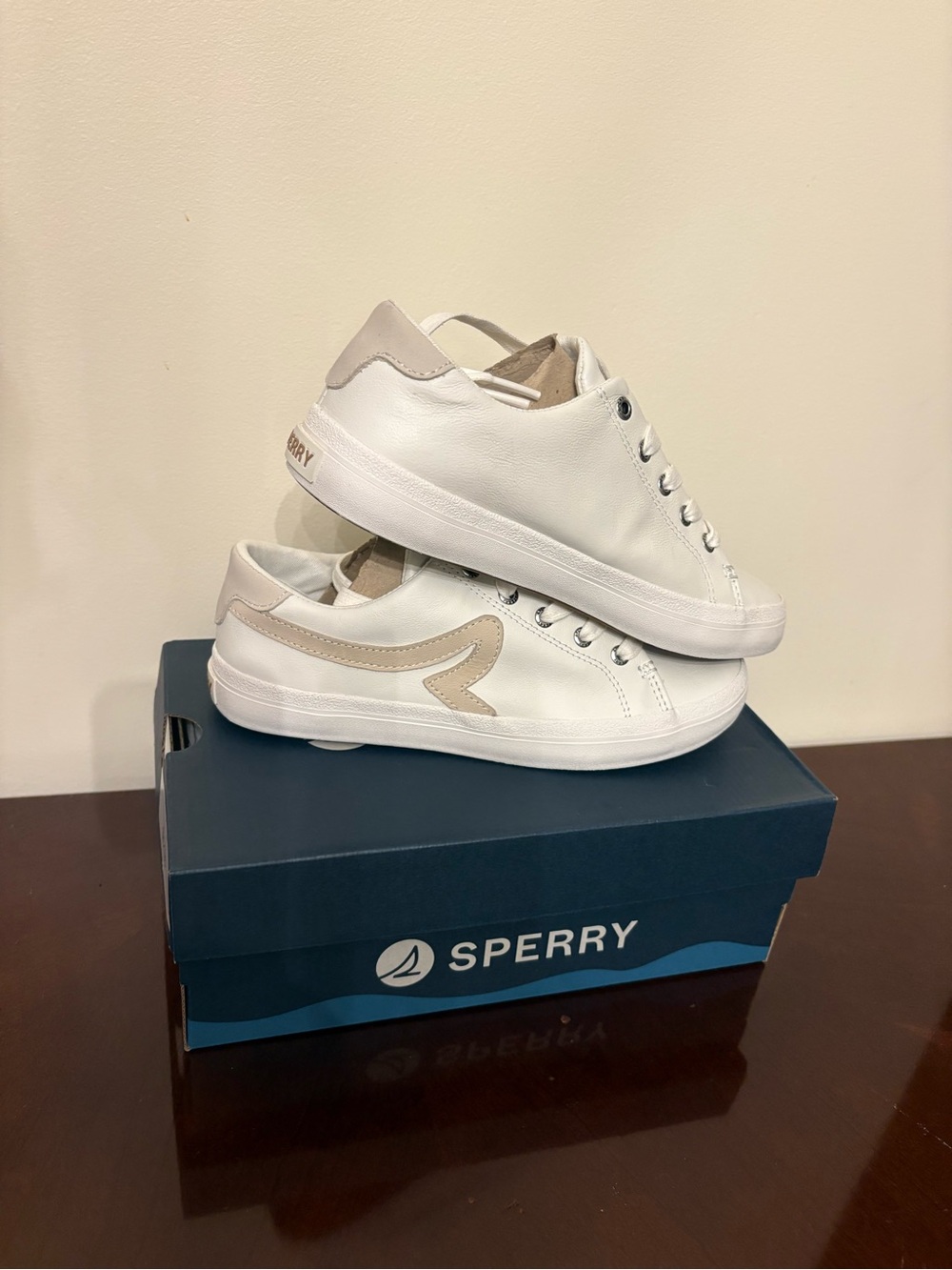 Sperry Sandy LTT Women's White Leather Lace Up Sneakers Sz 5.5 NIB